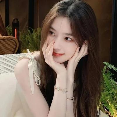 老艺术家孙女出道颜值引争议，人设崩塌，一夜之间引热议